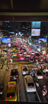Bangkok Straße bei Nacht